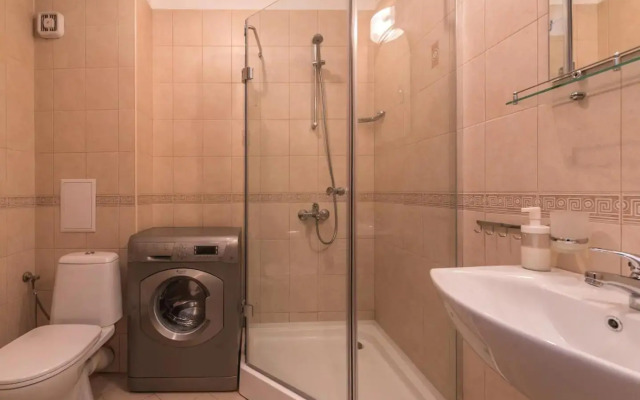 Charming, Fully-furnished, 2-bedroom apartment