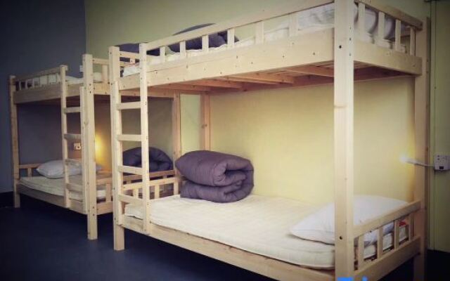 Hechi Qiqi Youth Hostel
