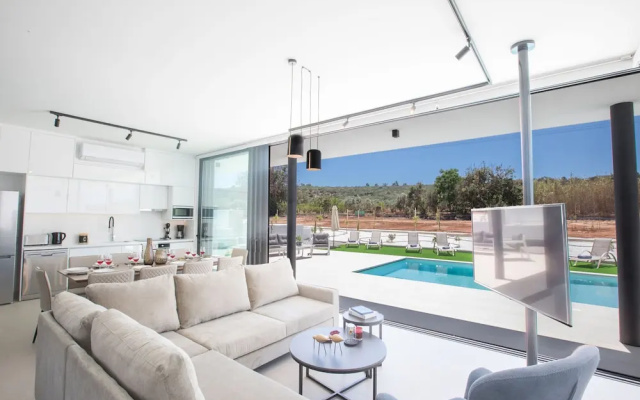 Protaras Elite Pearl Villa Ep16