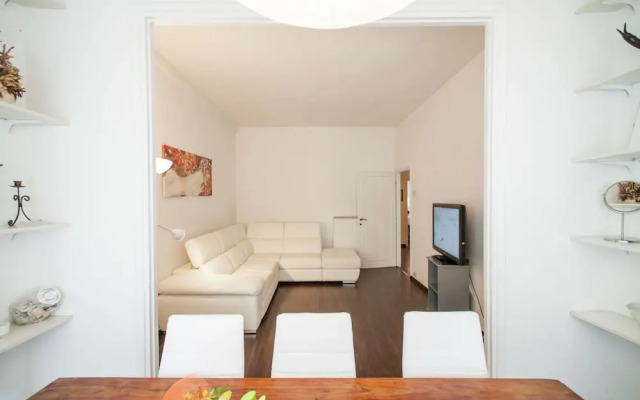 Spacious Apartment in Rome near Sea