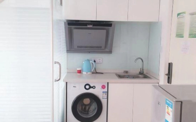 Yuju Hotel Apartment (Shanghai Pengpu New Village Subway Station)