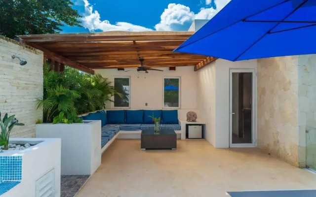Luxury Private 3BED Villa, Garden, Pool,Security