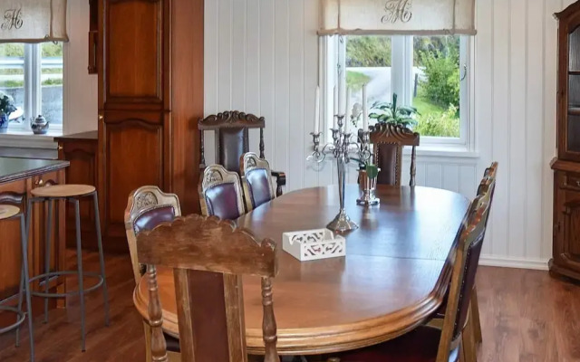 10 Person Holiday Home in Folkestad