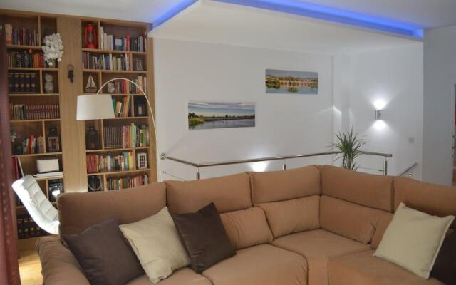 Apartamento Turístico Casa Museo - Con Garaje