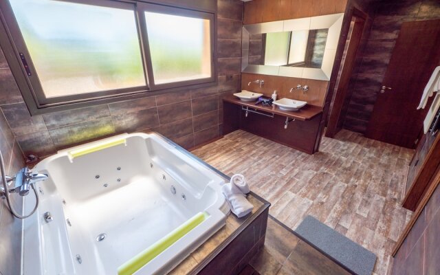 Villa con 2 piscinas