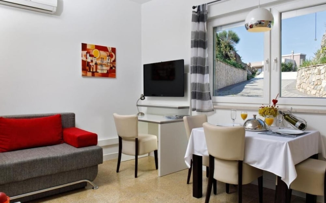 Nice Beach Apartments in Stobreč