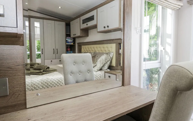 Lilac Lodge