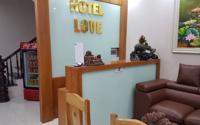 Love Hotel by OYO Rooms