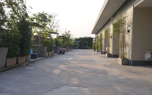 S Ville Resort
