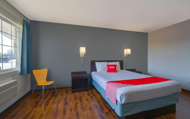 OYO Hotel St. Helens, OR