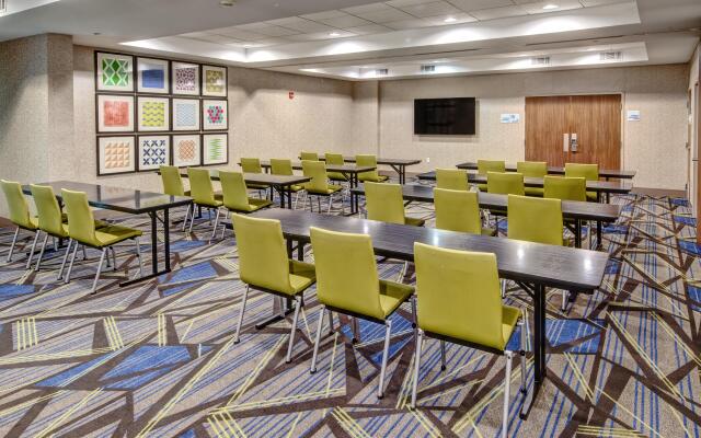 Holiday Inn Express Hotel & Suites Memphis Southwind, an IHG Hotel