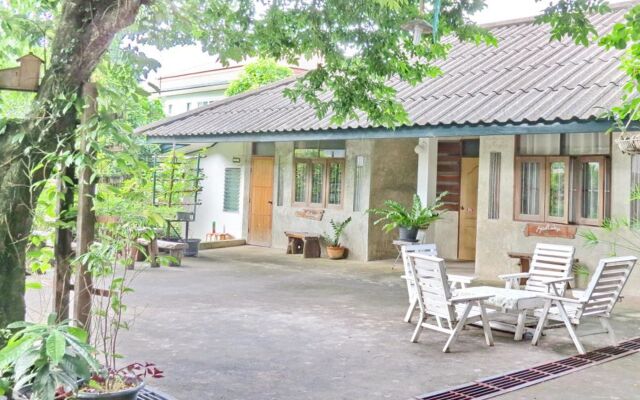 Baan Rub Aroon Guesthouse