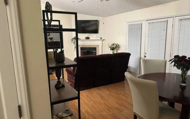 Cute Condo Near Cone Health