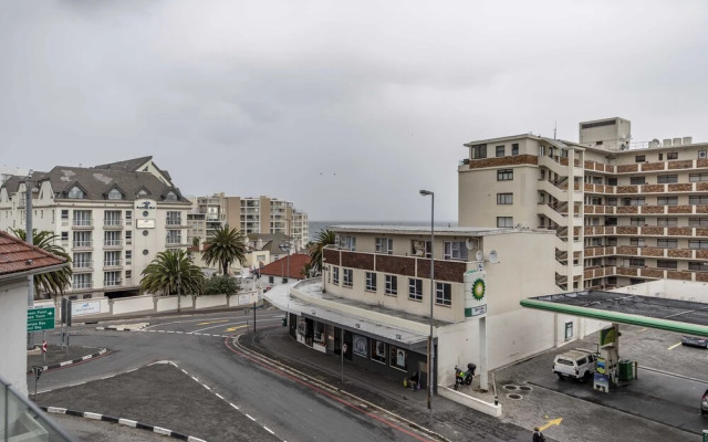 303 The Cosmopolitan Luxury at its best