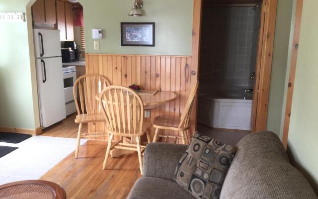 MacKenzie's Motel & Cottages