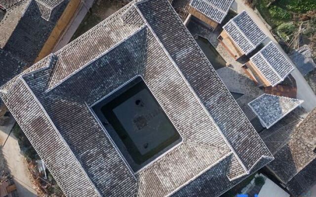 Yunshui Ruyi Travel And DL Tulou Culture B&B