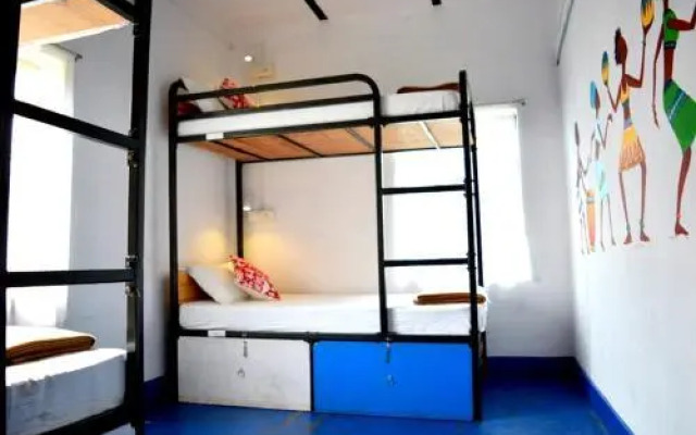 HosteLaVie Varanasi