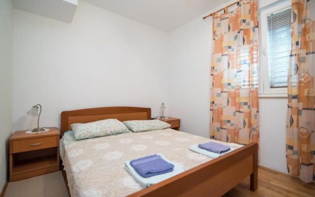 Apartments Longo