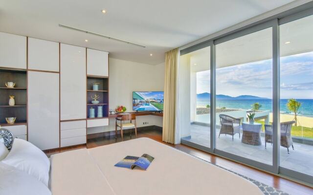 Stunning Beachfront 6br Villa W Largest Pool