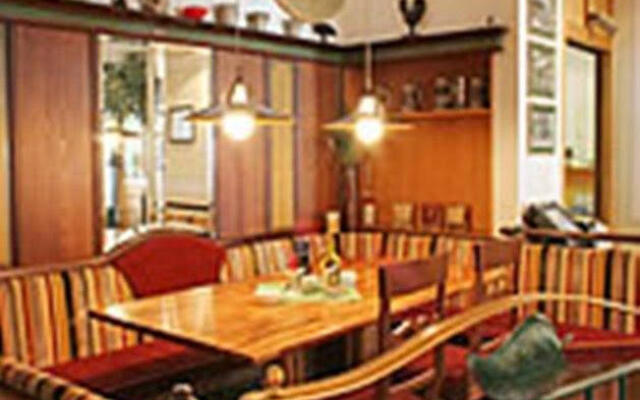 Hotel Lebzelter