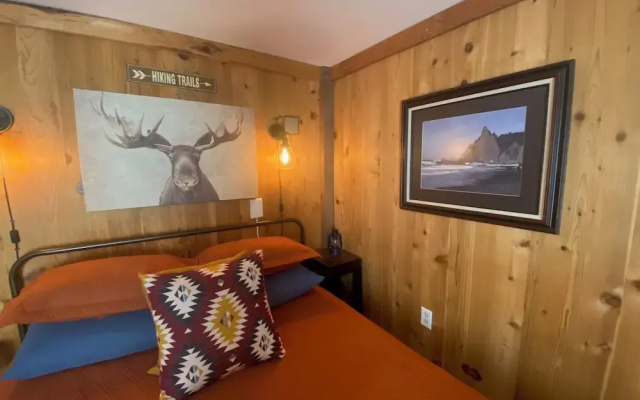 Manitou Lodge