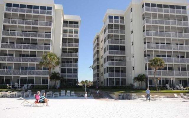 Crescent Arms Condominiums