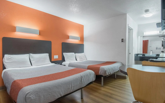 Econo Lodge Bakersfield