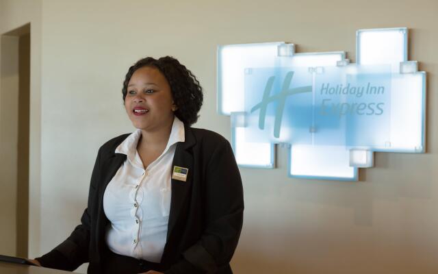 Holiday Inn Express Sandton Woodmead, an IHG Hotel