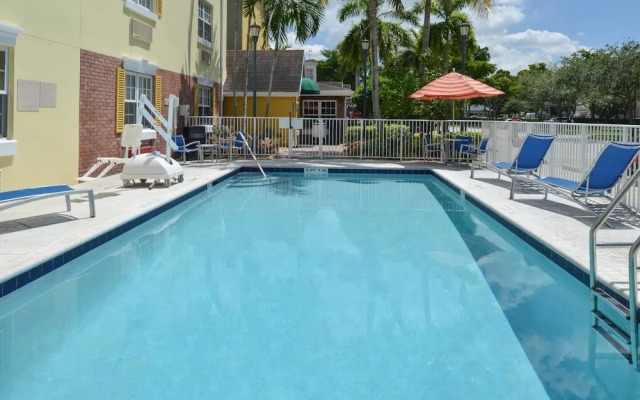 Candlewood Suites Miami Lakes an IHG Hotel