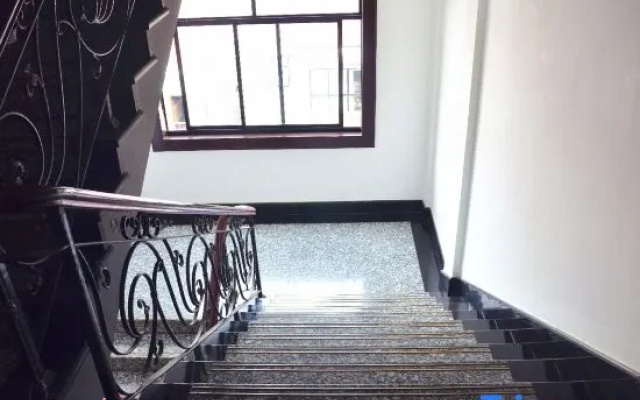 Jinqiao Hotel