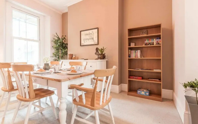 Posh Holiday Home in Plymouth near Royal William Yard