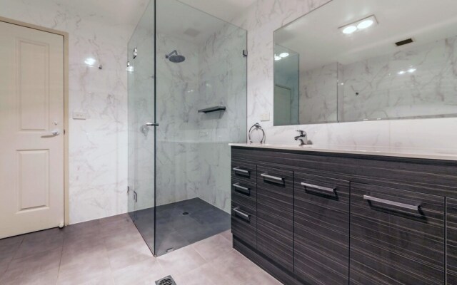 Nelson Towers, Unit 43/71 Victoria Parade