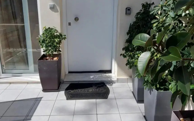 Unique, Stylish Studio near Beaches