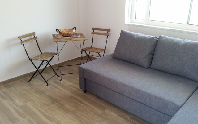 Ria's Deluxe Apartments
