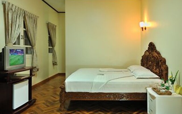 Royal Reward Resort