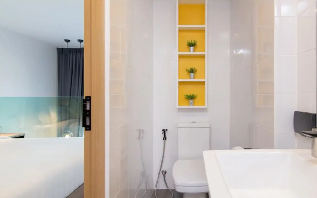 Naiharn Loft near Beach UTL B325