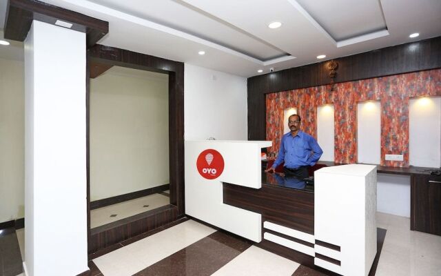 OYO 9048 Hotel Lucifer