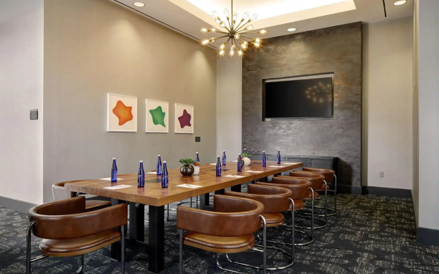 Archer Hotel Boston/Burlington
