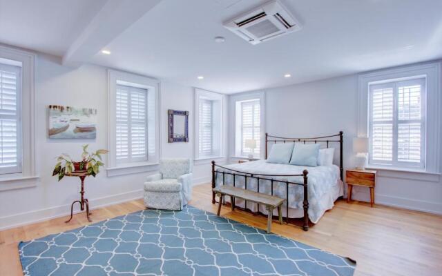 The Charleston Chestnut Mansion
