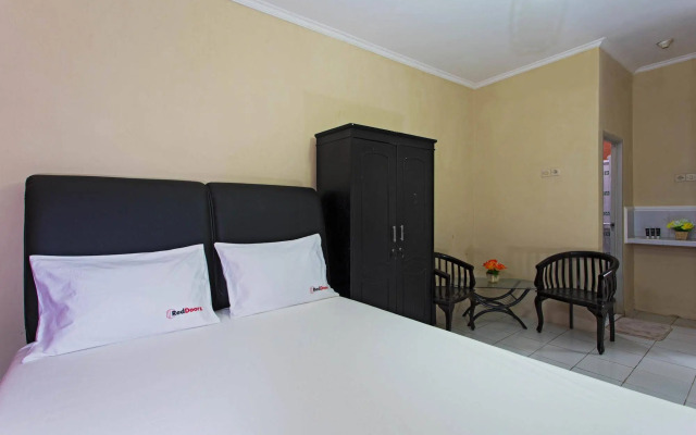 RedDoorz Pesanggrahan
