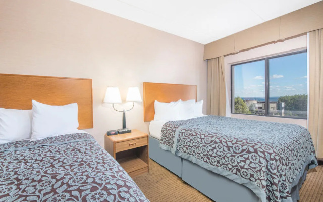 Days Inn Duluth Lakewalk
