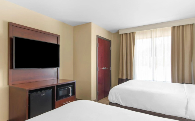 Comfort Suites Locust Grove Atlanta South
