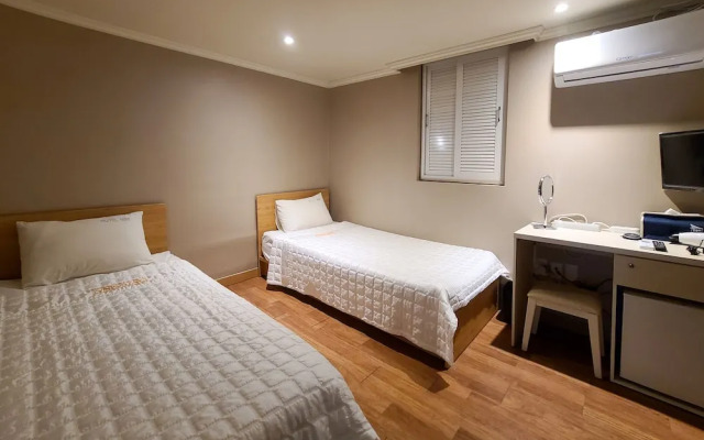 Hotel Mini