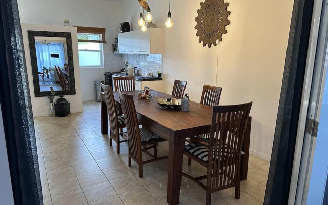 Stylish 3-bed House in Brakkeput Meimei