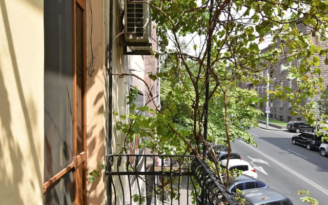 Rent Inn Yerevan (Рент Инн Ереван) на улице Налбандяна 27