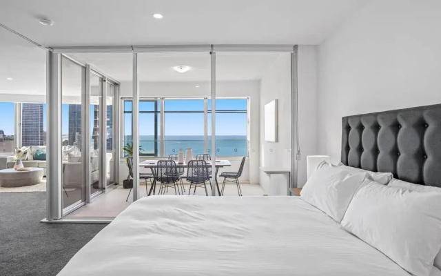 Oceanview 2-bed With Pool, Sauna, Gym & Parking