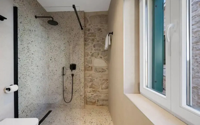 Deluxe City Room For 2 Free Parking