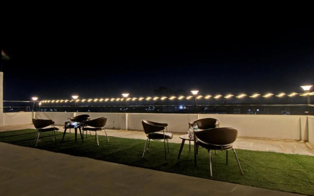 OYO 27787 Hotel Serenity Hideaway