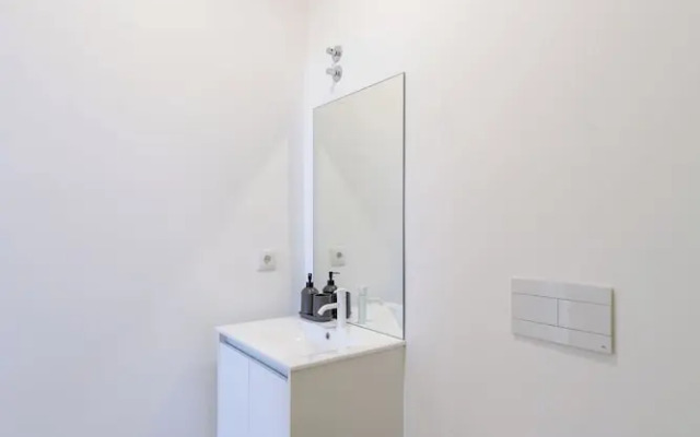 Sunny Lisbon Apartments by SoulPlaces