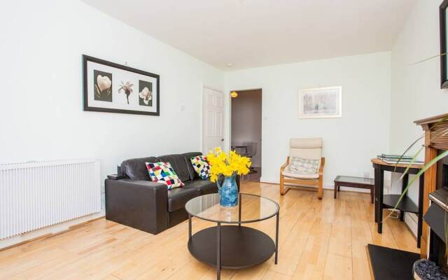 2 Bedroom Apartment 15 Minutes From City Centre